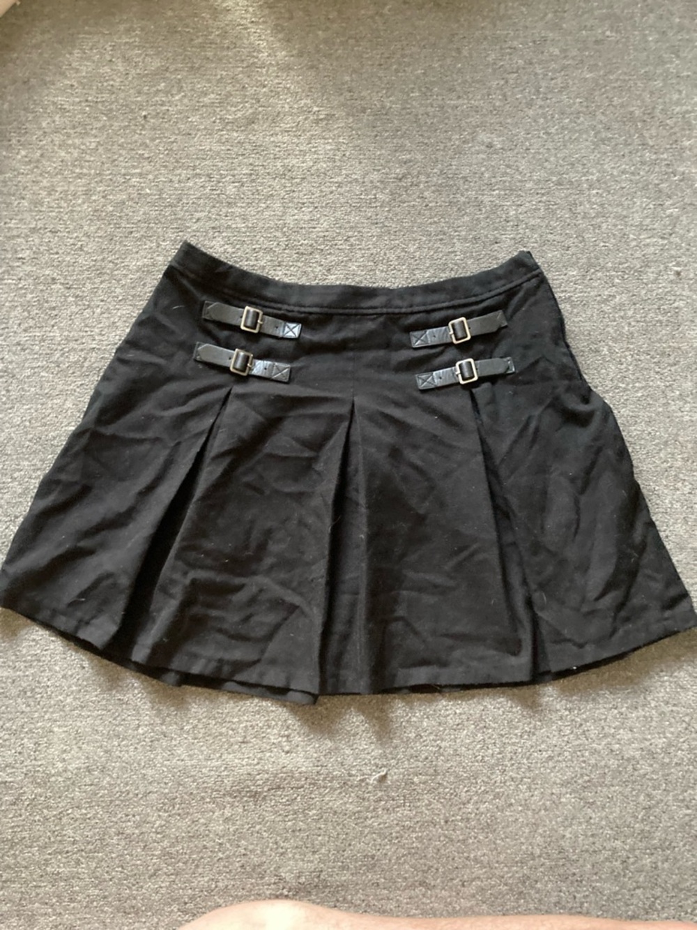 Hot Topic Black Double Buckle Pleated Mini Skirt